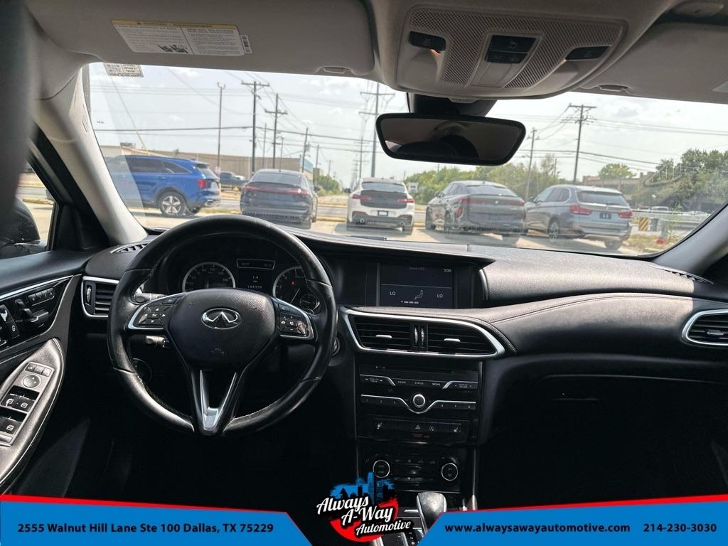 Infiniti QX30 Base 2018