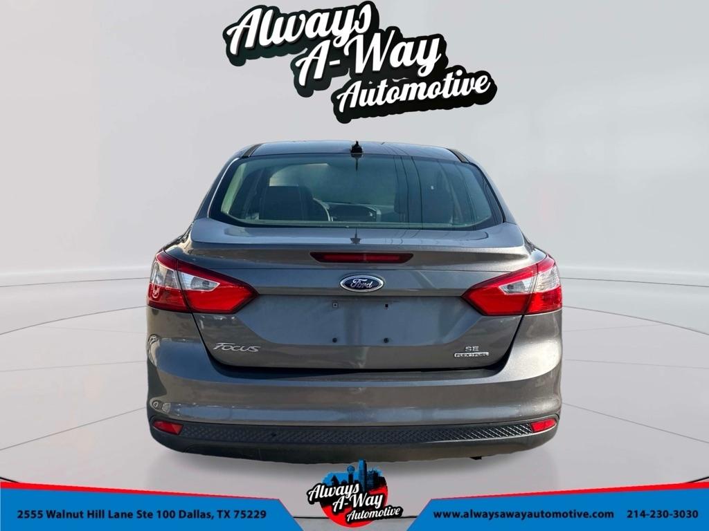 Ford Focus SE Sedan 2012
