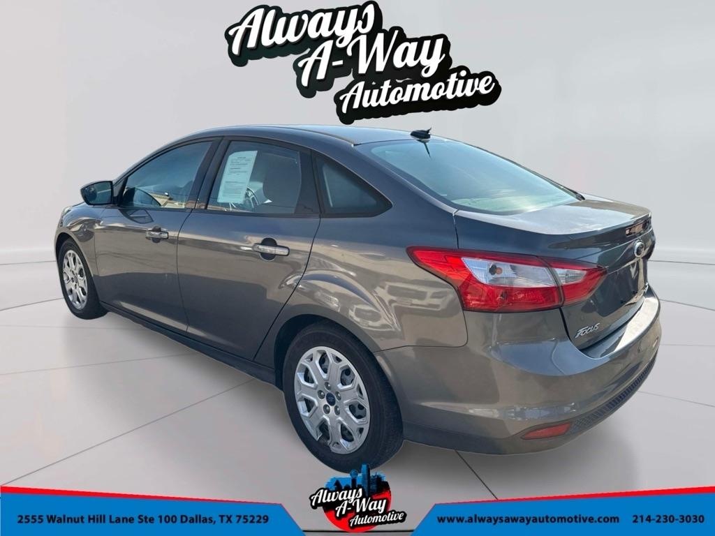 Ford Focus SE Sedan 2012