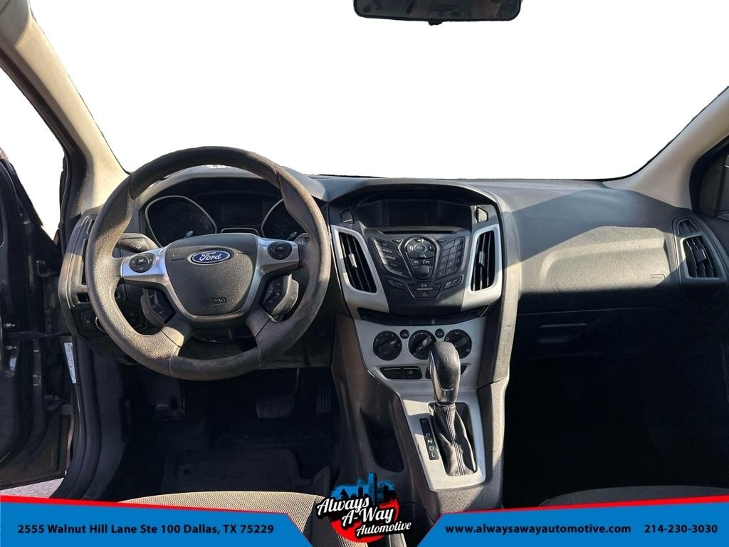 Ford Focus SE Sedan 2012