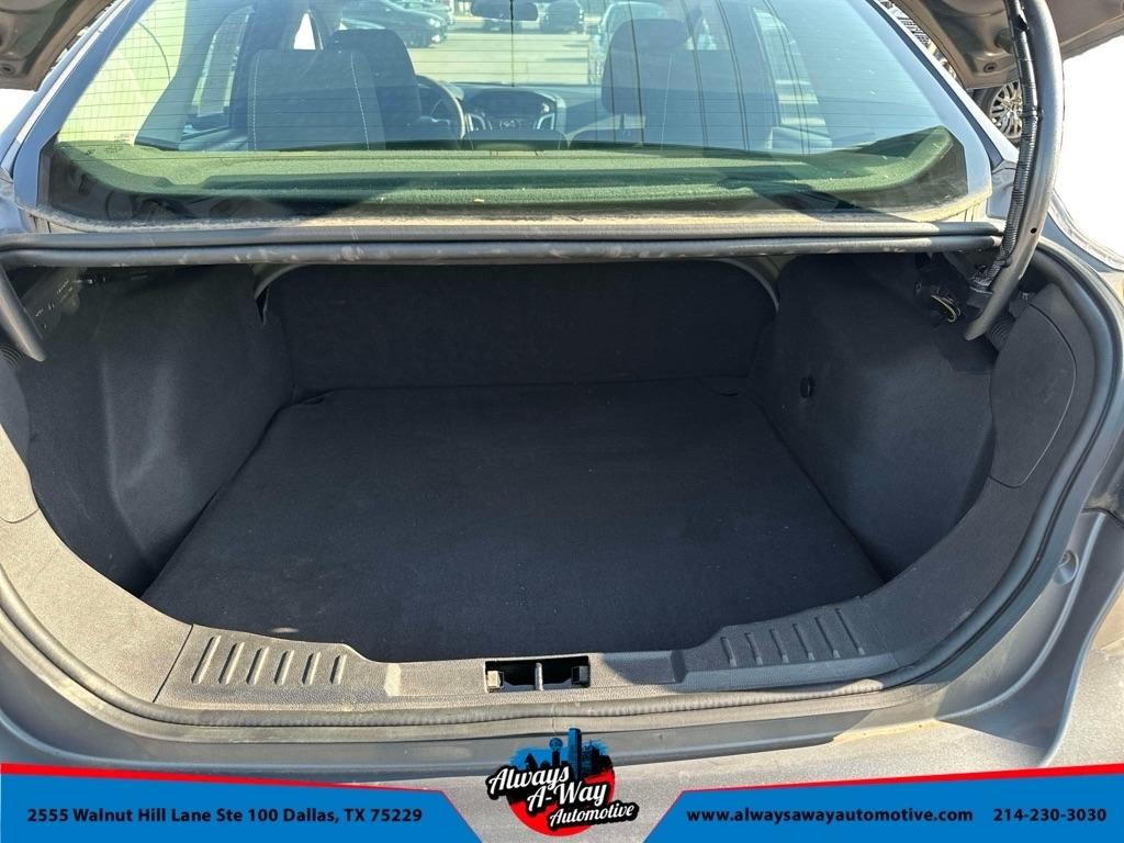 Ford Focus SE Sedan 2012