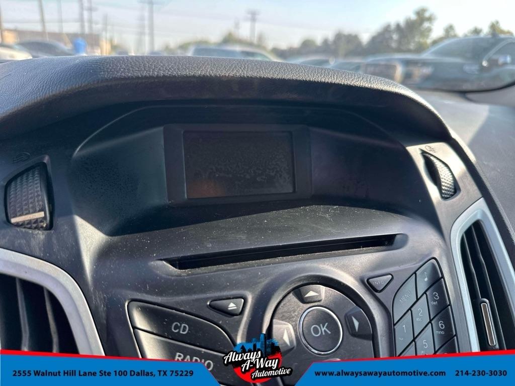 Ford Focus SE Sedan 2012