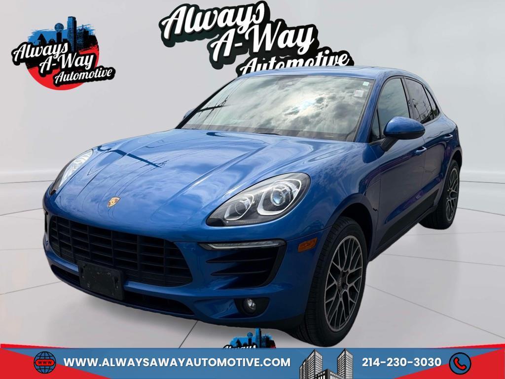 2017 Porsche Macan  AWD photo