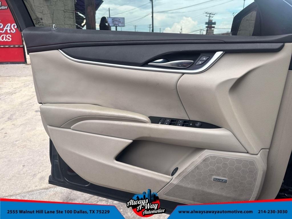 Cadillac XTS Base 2013