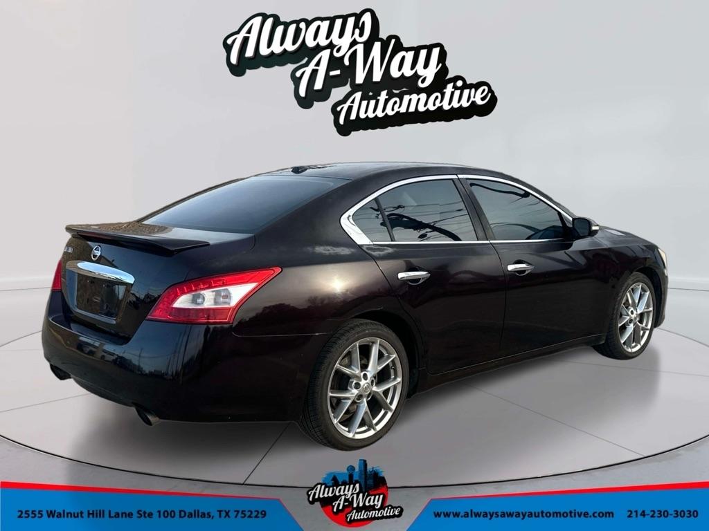 Nissan Maxima S 2010