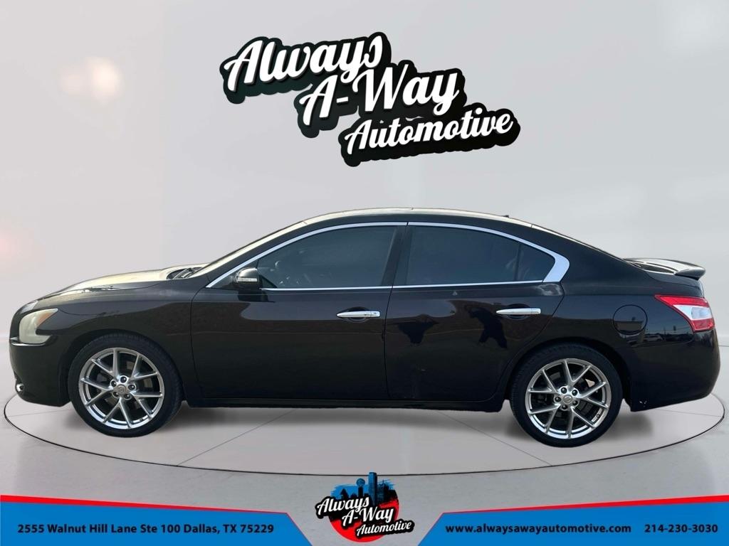 Nissan Maxima S 2010