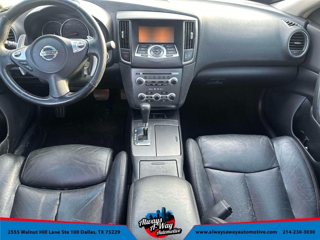 Nissan Maxima S 2010