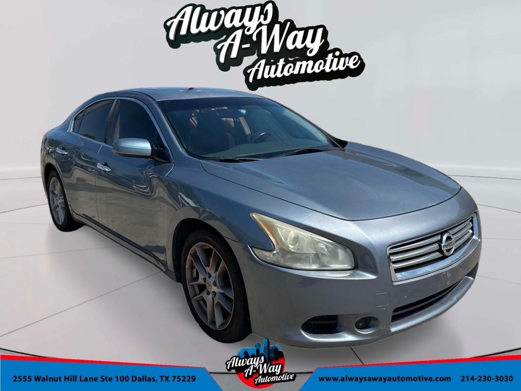Nissan Maxima S 2012