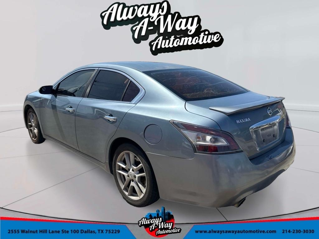 Nissan Maxima S 2012