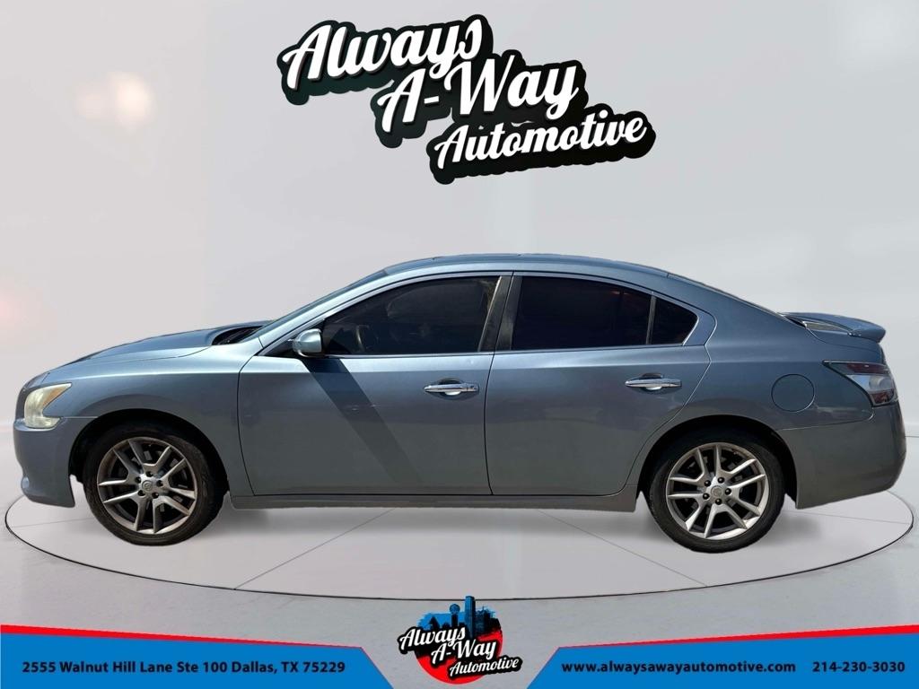 Nissan Maxima S 2012