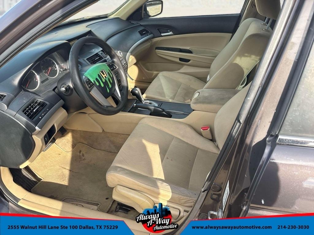 Honda Accord LX sedan AT 2012