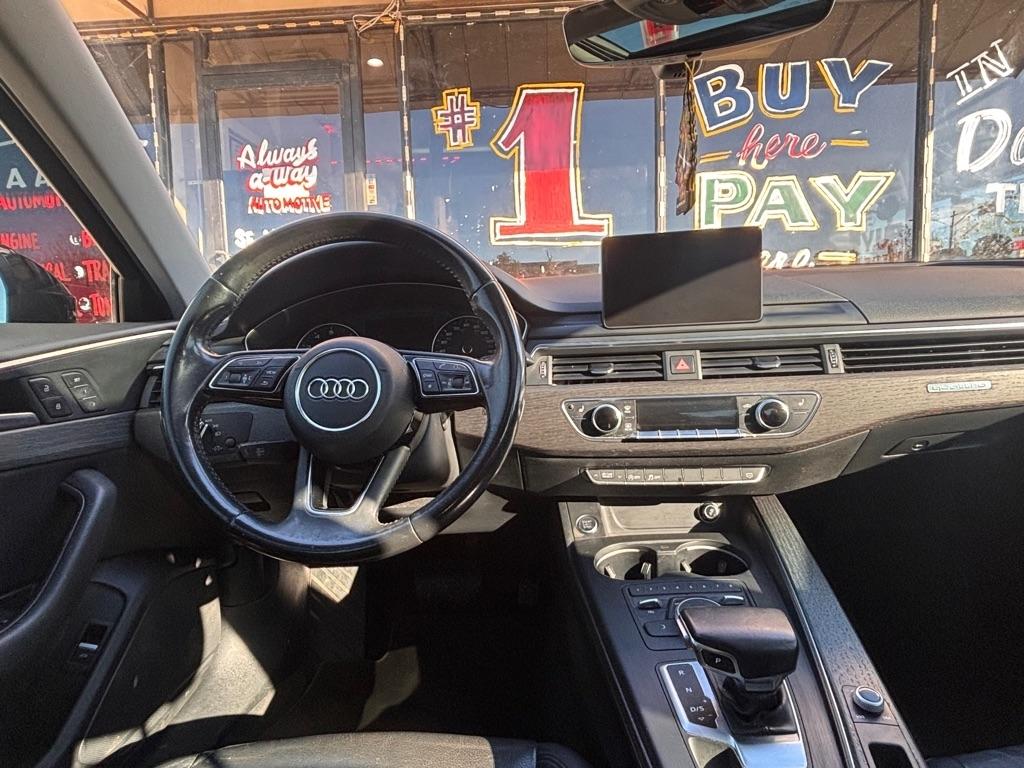 Audi A4 2.0T Premium quattro Sedan 2017
