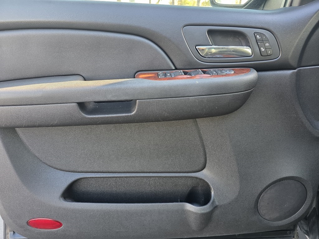 Chevrolet Suburban  2009