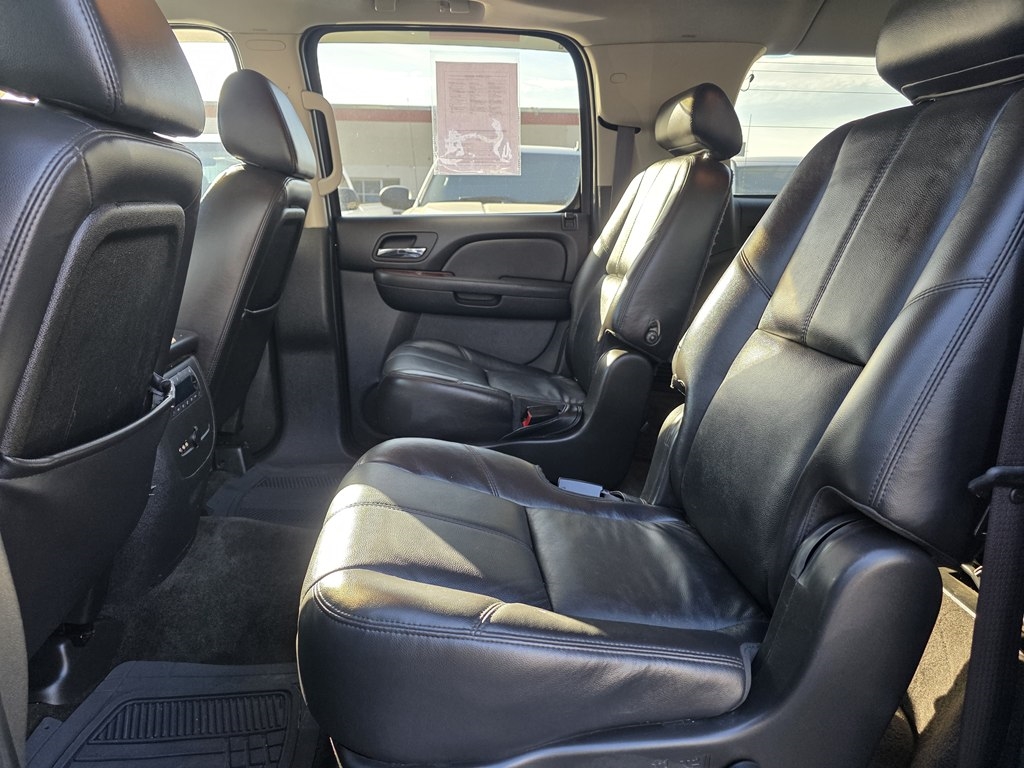 Chevrolet Suburban  2009