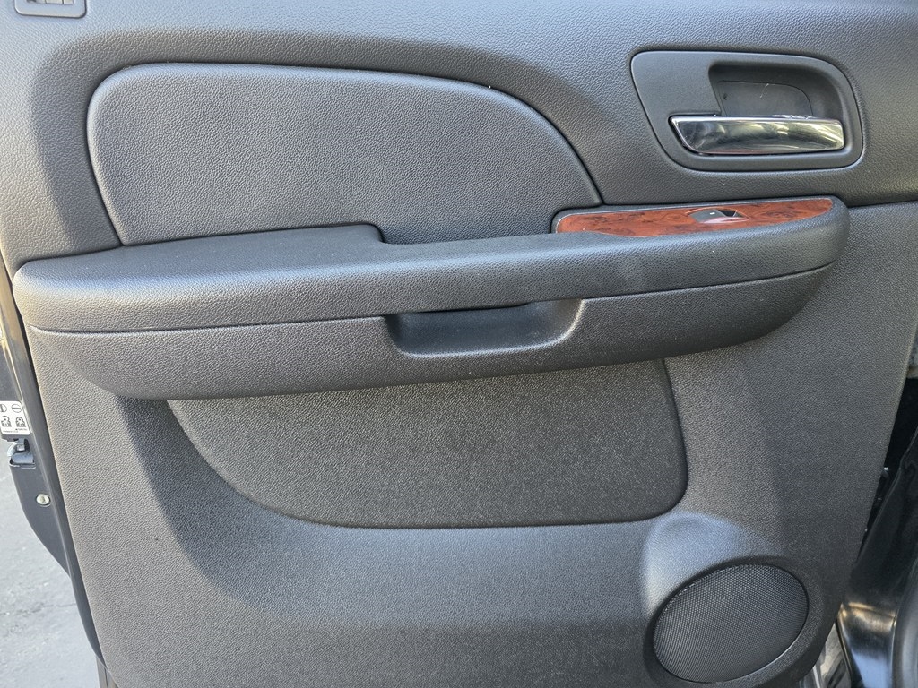 Chevrolet Suburban  2009