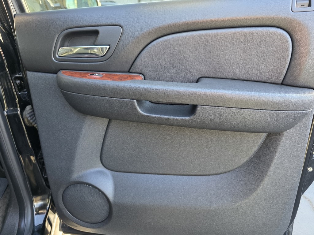 Chevrolet Suburban  2009