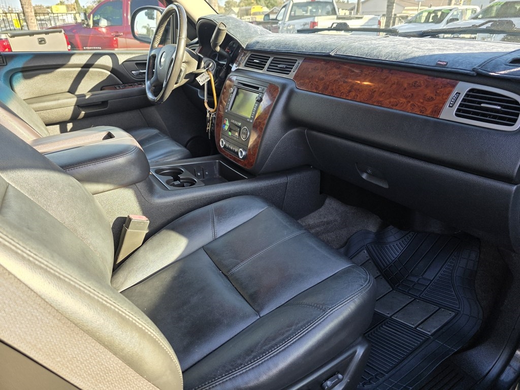 Chevrolet Suburban  2009