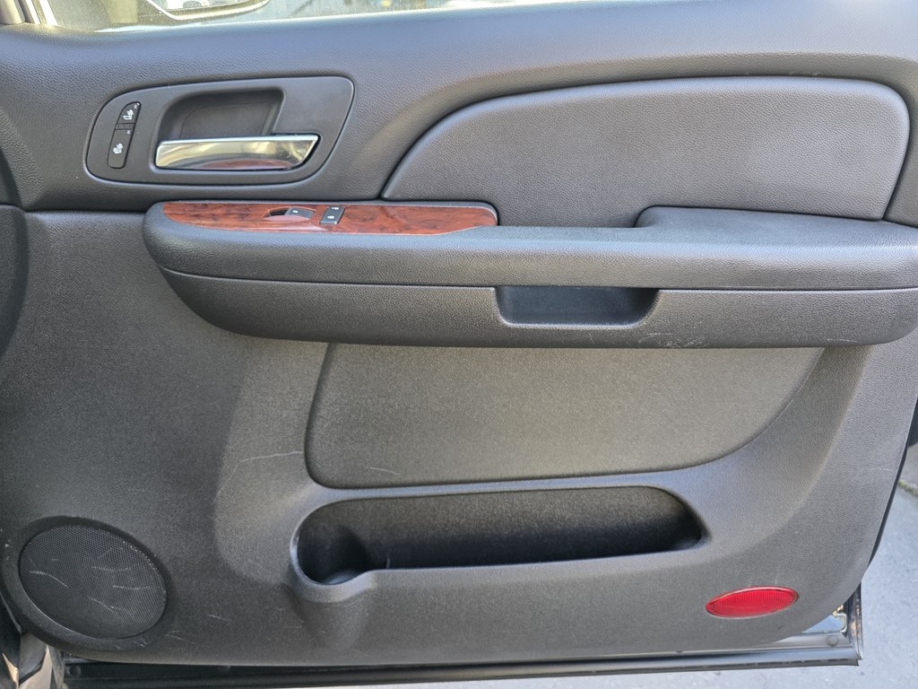 Chevrolet Suburban  2009