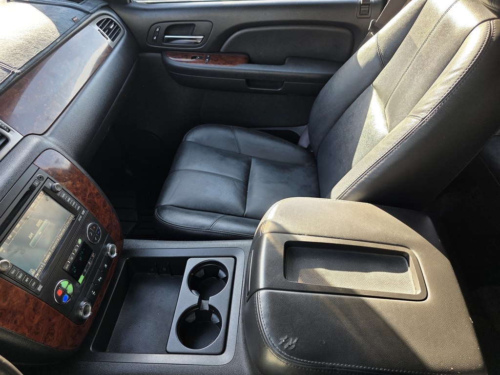 Chevrolet Suburban  2009