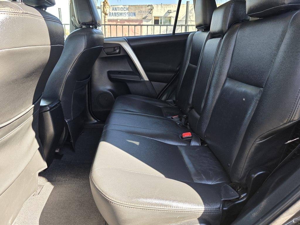 Toyota RAV4 photo 7