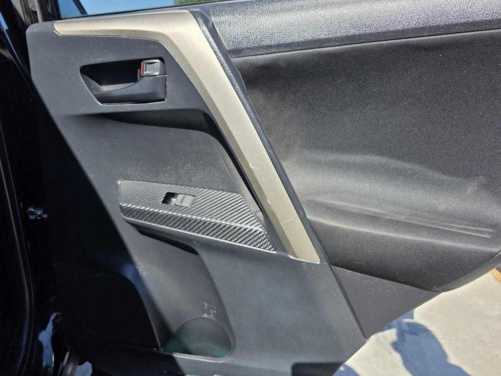 Toyota RAV4 photo 11