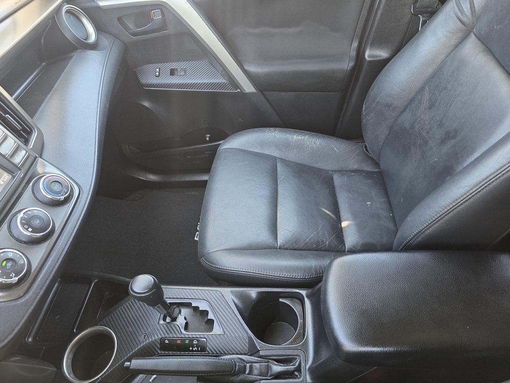 Toyota RAV4 photo 18