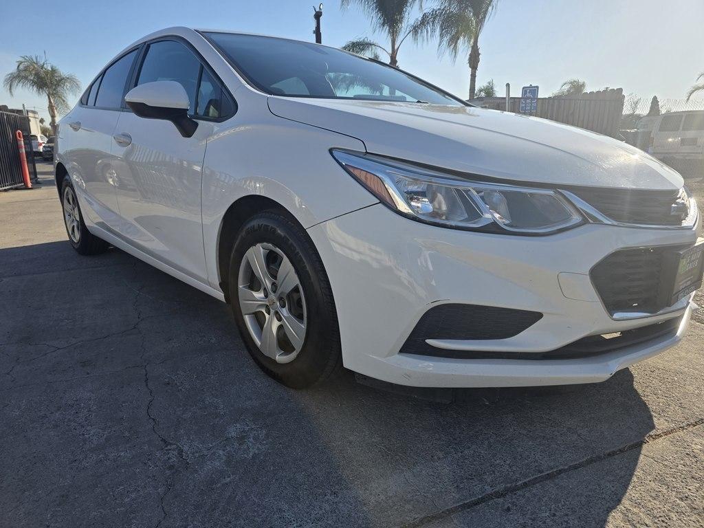 Chevrolet Cruze photo 2