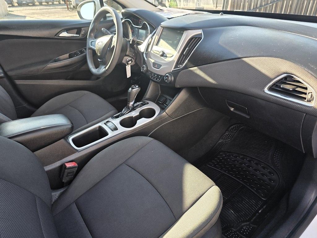Chevrolet Cruze photo 12