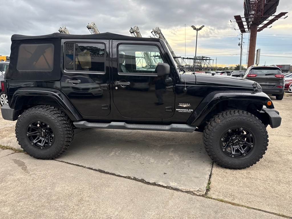 Jeep Wrangler 4WD 4dr Sahara 2013 Jeep Wrangler 4WD 4dr Sahara 2013