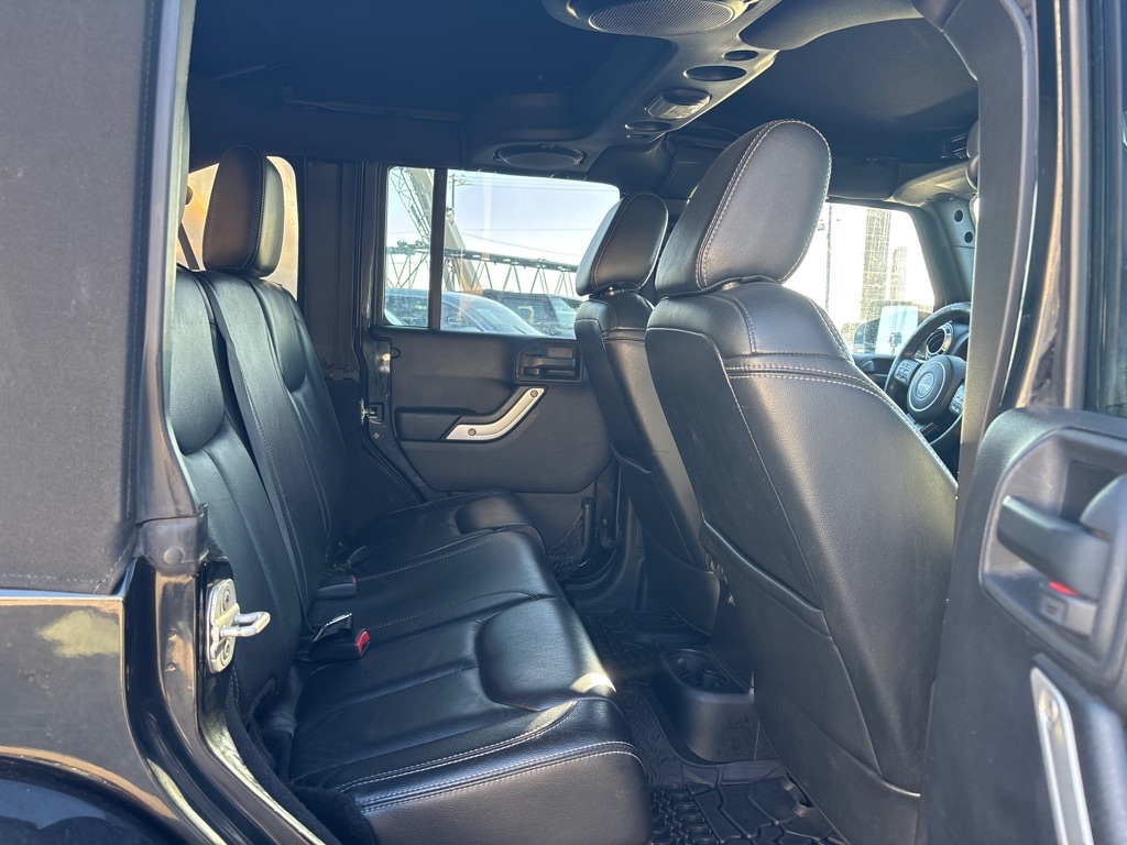 Jeep Wrangler 4WD 4dr Sahara 2013 Jeep Wrangler 4WD 4dr Sahara 2013