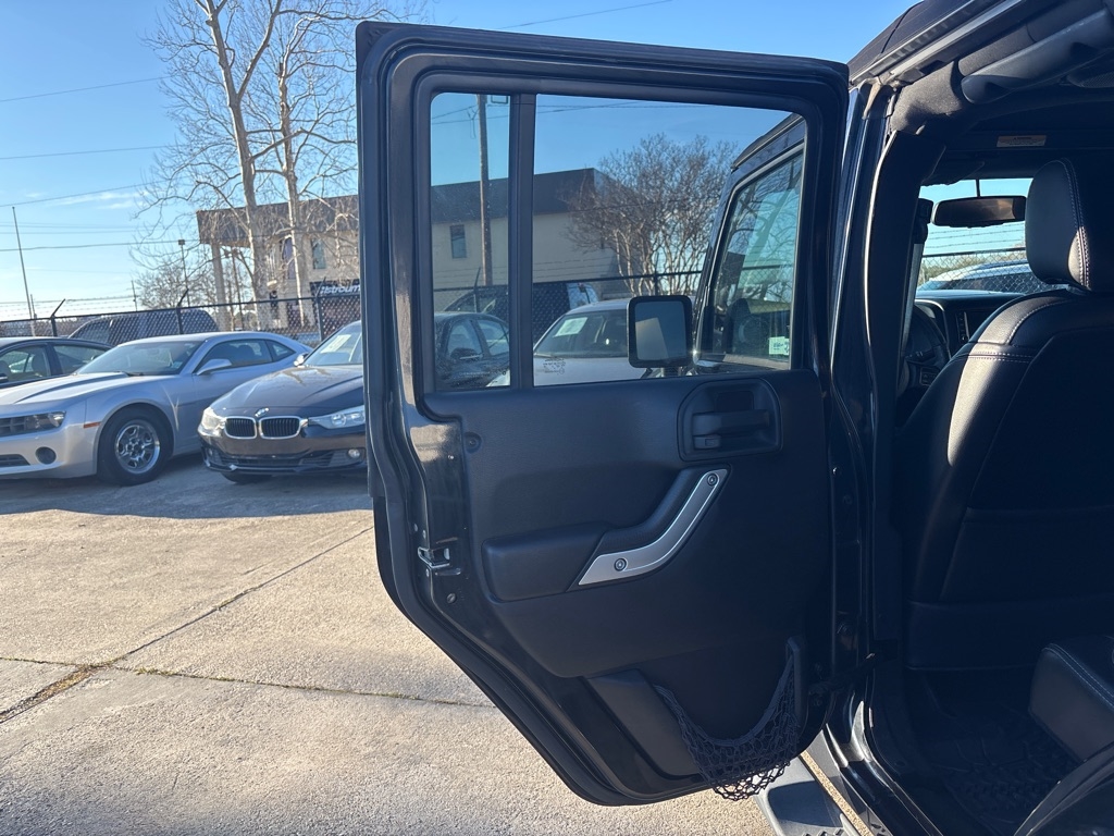 Jeep Wrangler 4WD 4dr Sahara 2013 Jeep Wrangler 4WD 4dr Sahara 2013