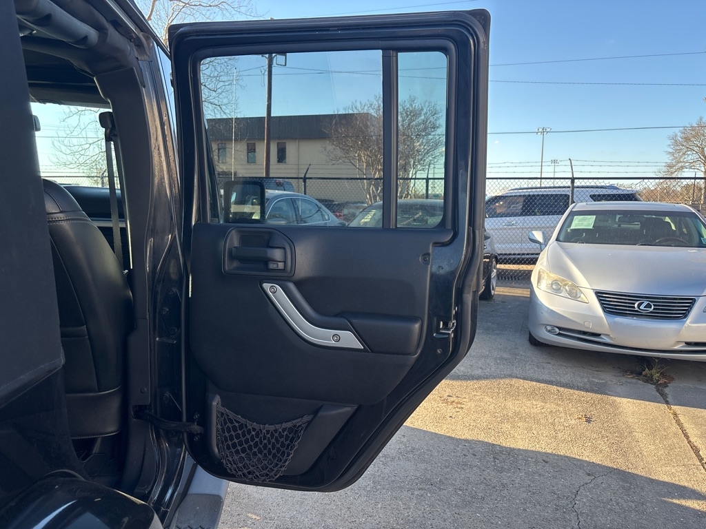 Jeep Wrangler 4WD 4dr Sahara 2013 Jeep Wrangler 4WD 4dr Sahara 2013