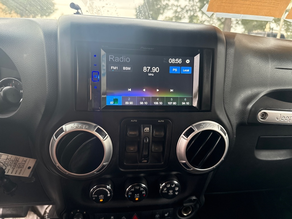 Jeep Wrangler 4WD 4dr Sahara 2013 Jeep Wrangler 4WD 4dr Sahara 2013