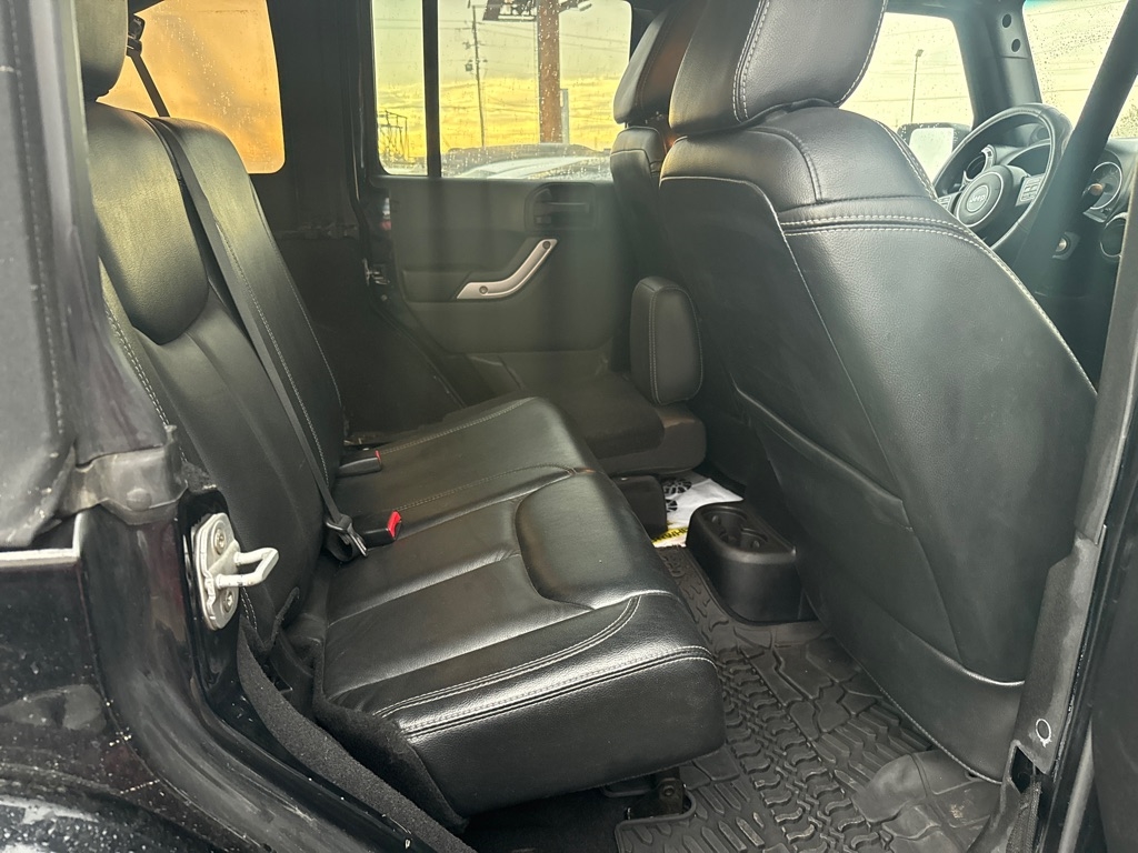 Jeep Wrangler 4WD 4dr Sahara 2013 Jeep Wrangler 4WD 4dr Sahara 2013