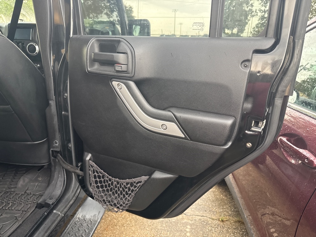 Jeep Wrangler 4WD 4dr Sahara 2013 Jeep Wrangler 4WD 4dr Sahara 2013