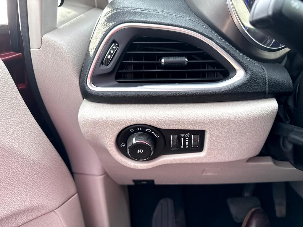 Chrysler Pacifica Limited FWD 2018 Chrysler Pacifica Limited FWD 2018