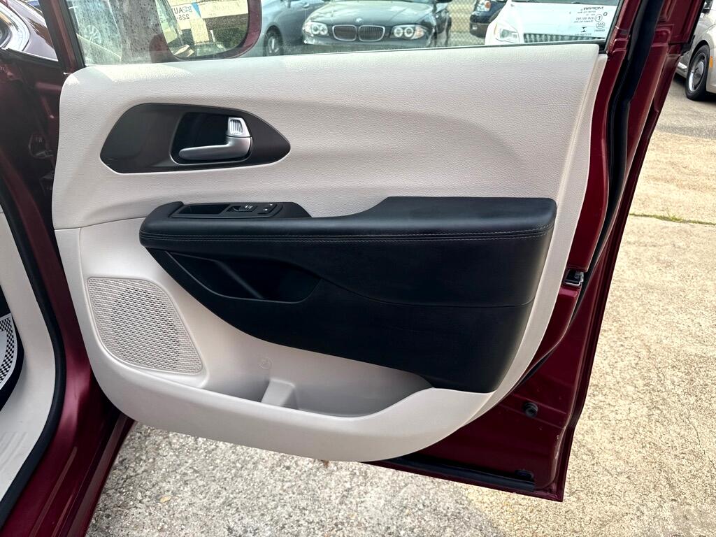 Chrysler Pacifica Limited FWD 2018 Chrysler Pacifica Limited FWD 2018