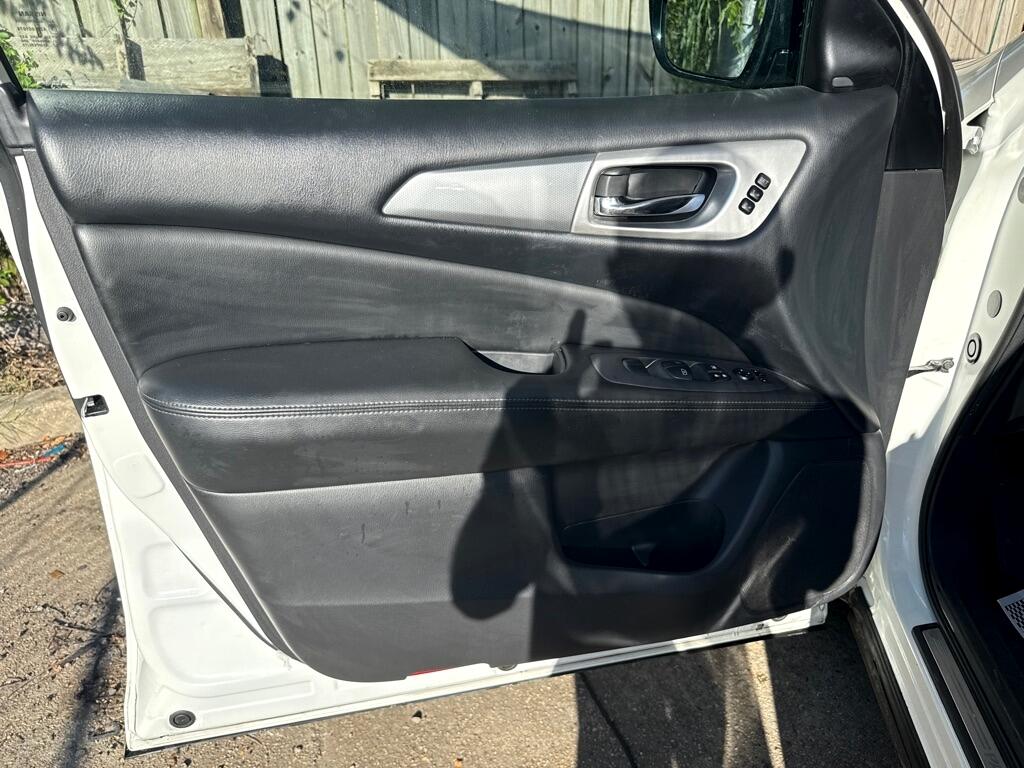 Nissan Pathfinder FWD SL 2017 Nissan Pathfinder FWD SL 2017