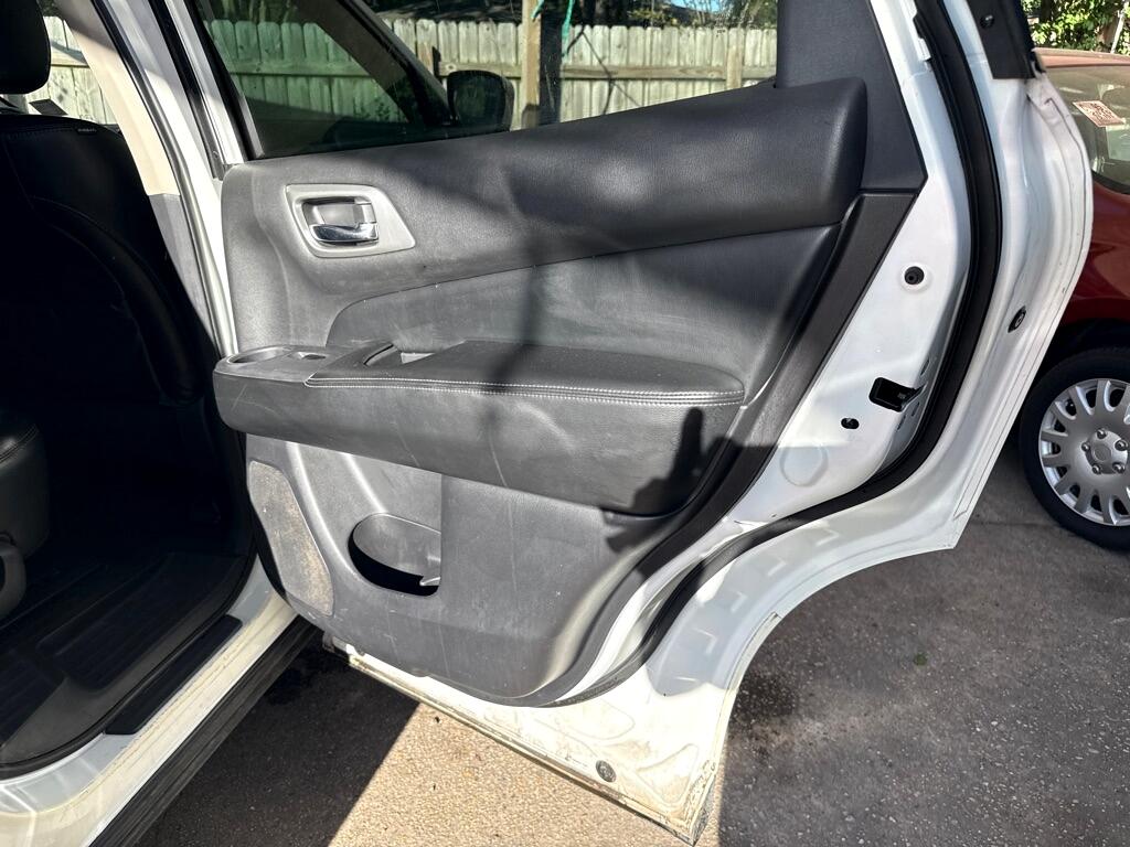 Nissan Pathfinder FWD SL 2017 Nissan Pathfinder FWD SL 2017