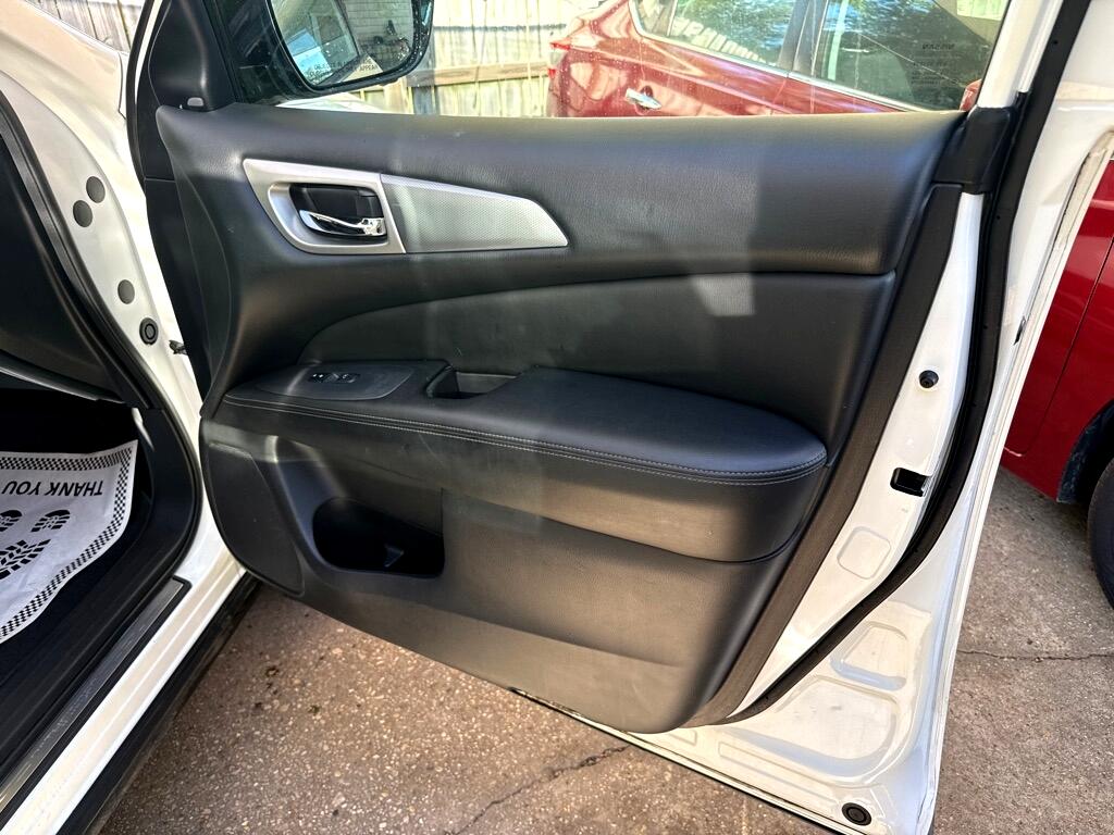 Nissan Pathfinder FWD SL 2017 Nissan Pathfinder FWD SL 2017