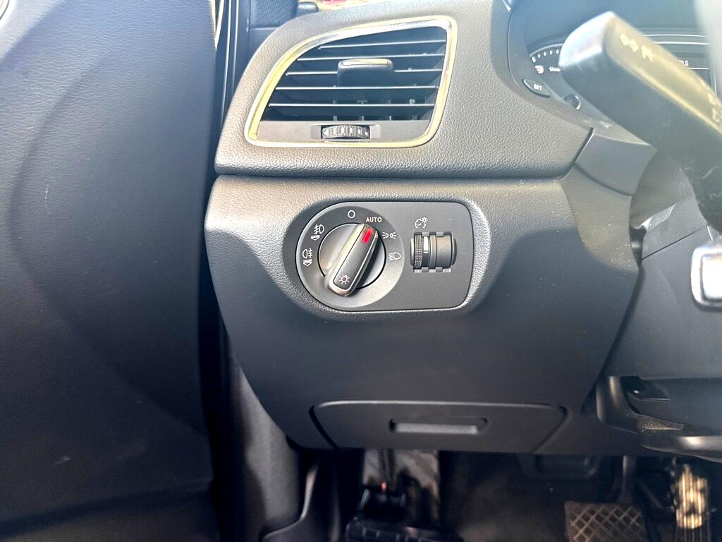 Audi Q3 quattro 4dr 2.0T Premium Plus 2015 Audi Q3 quattro 4dr 2.0T Premium Plus 2015