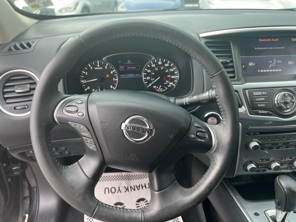 Nissan Pathfinder FWD SL 2017