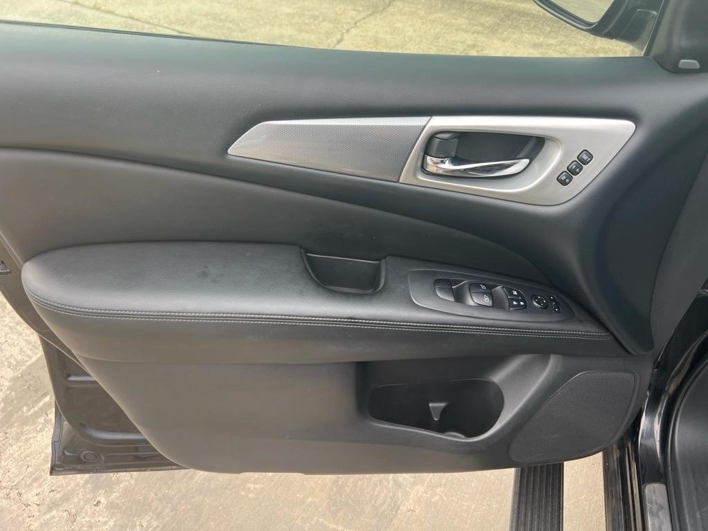 Nissan Pathfinder FWD SL 2017