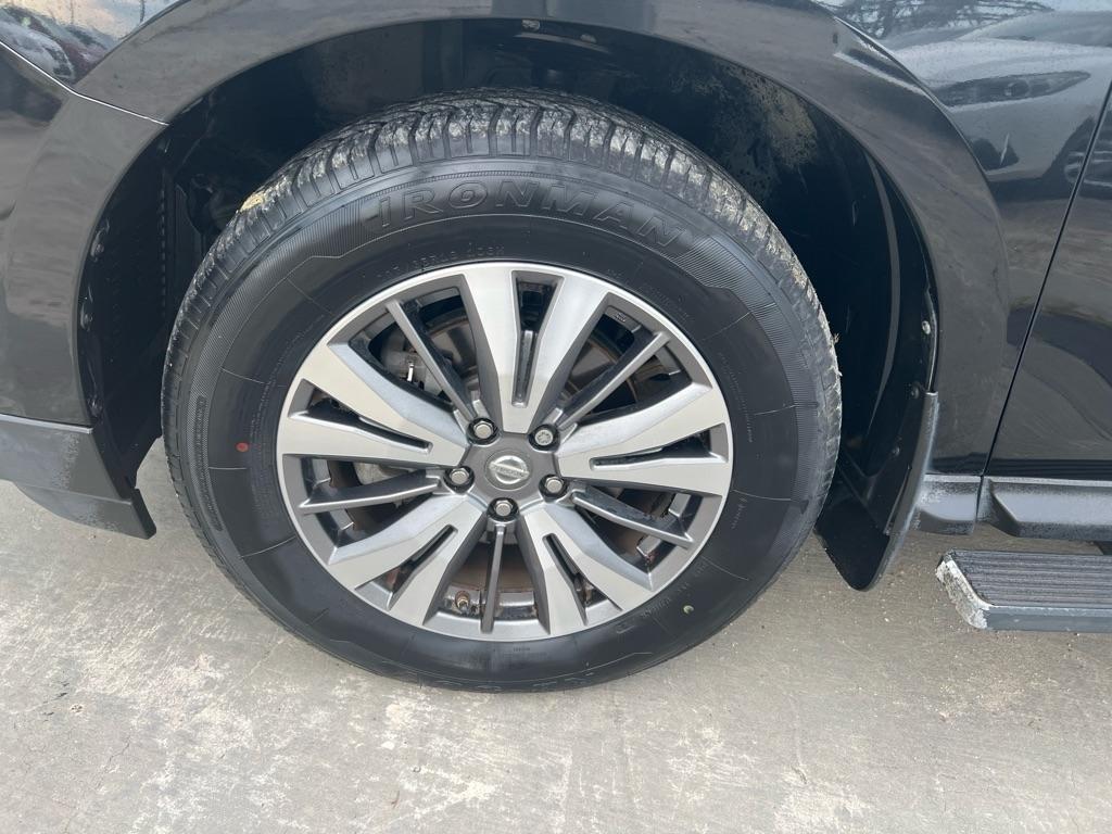 Nissan Pathfinder FWD SL 2017