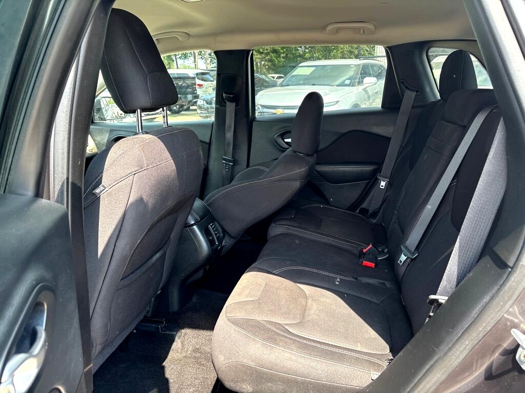 Jeep Cherokee FWD 4dr Latitude 2015 Jeep Cherokee FWD 4dr Latitude 2015