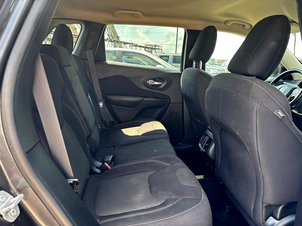 Jeep Cherokee FWD 4dr Latitude 2015 Jeep Cherokee FWD 4dr Latitude 2015