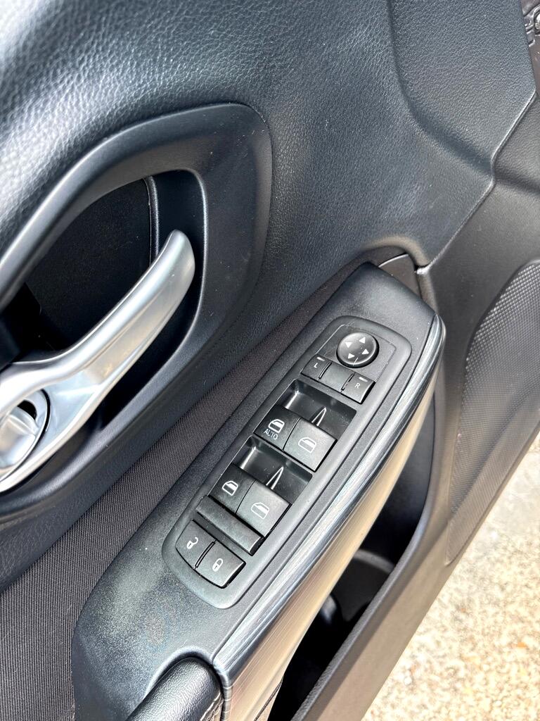 Jeep Cherokee FWD 4dr Latitude 2015 Jeep Cherokee FWD 4dr Latitude 2015