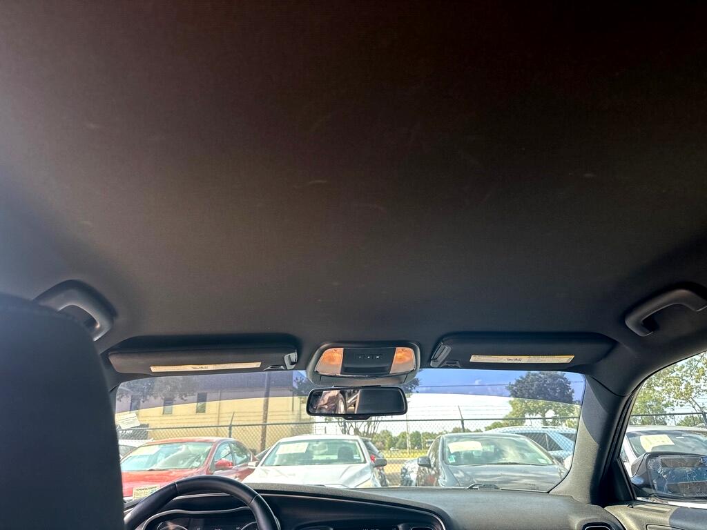 Dodge Charger 4dr Sdn SXT RWD 2015 Dodge Charger 4dr Sdn SXT RWD 2015