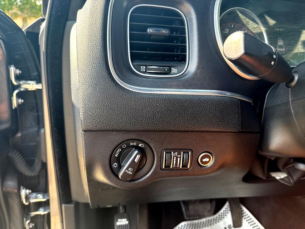 Dodge Charger 4dr Sdn SXT RWD 2015 Dodge Charger 4dr Sdn SXT RWD 2015