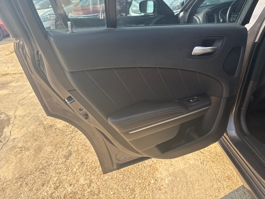 Dodge Charger 4dr Sdn SXT RWD 2015 Dodge Charger 4dr Sdn SXT RWD 2015